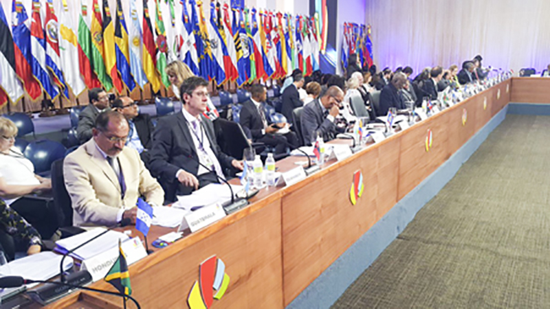 Gonsin Escorted The Celac - European Union Ministerial Summit
