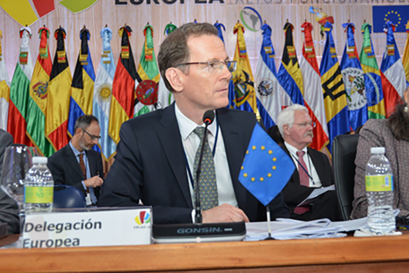 Gonsin Escorted The Celac - European Union Ministerial Summit