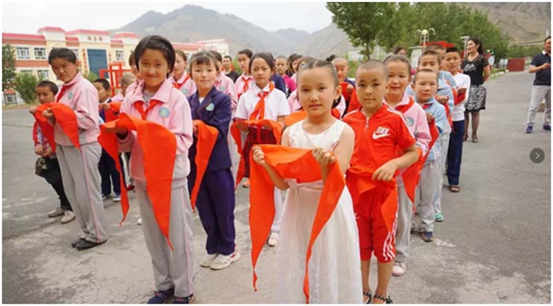 Gonsin In Xinjiang Bringing Love To Kids In The Mountains